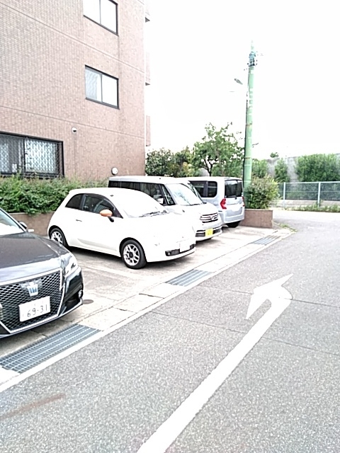 22/30 駐車場