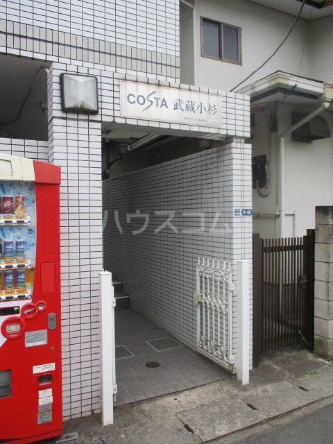 21/26 エントランス