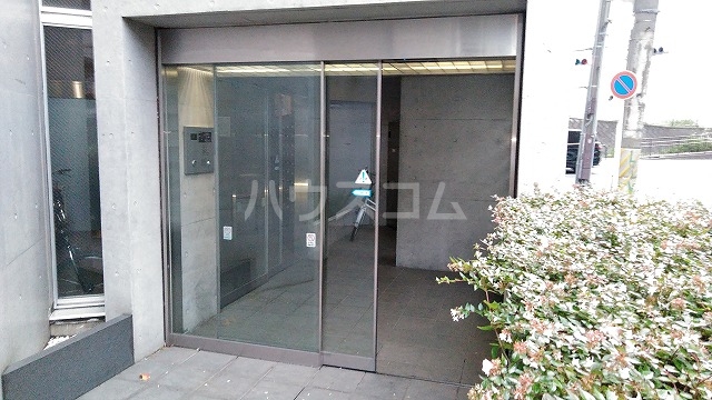 21/30 エントランス