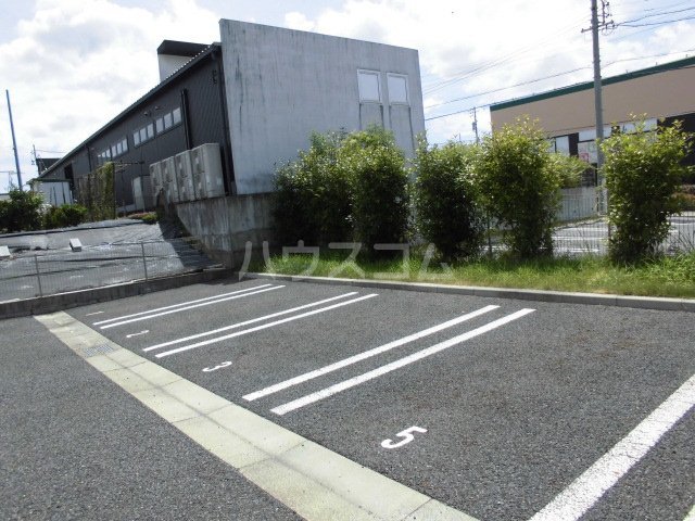 22/30 駐車場