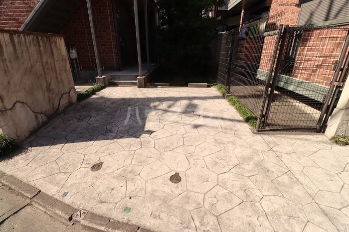 13/15 エントランス