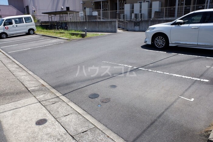 26/30 駐車場
