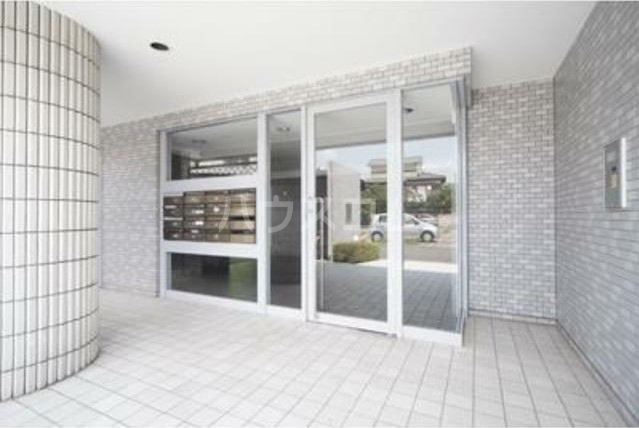 17/27 エントランス