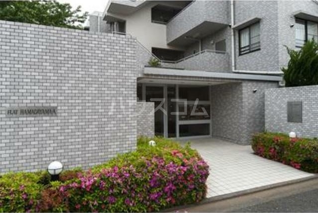 18/27 エントランス