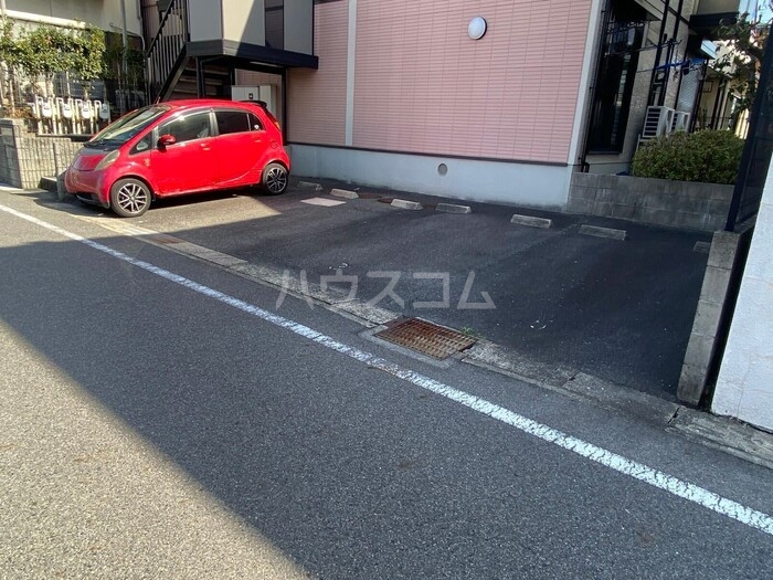 2/3 駐車場