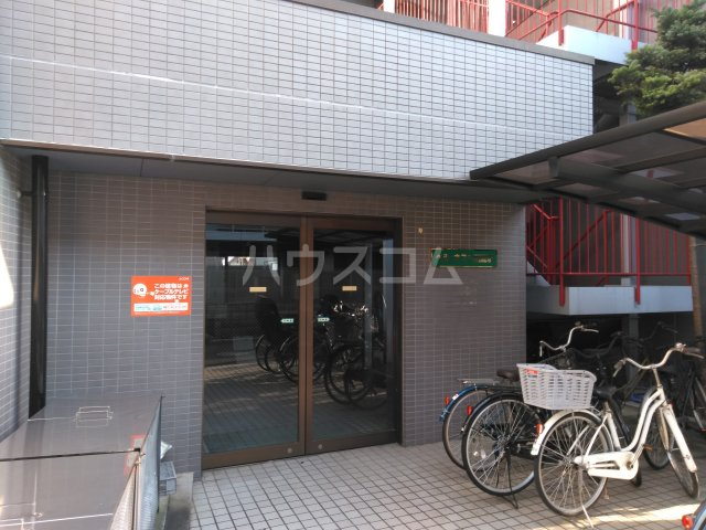 20/30 エントランス