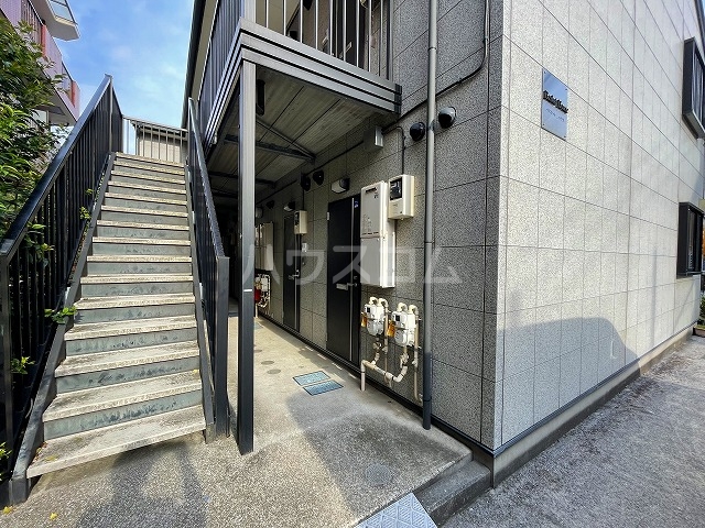 21/23 エントランス