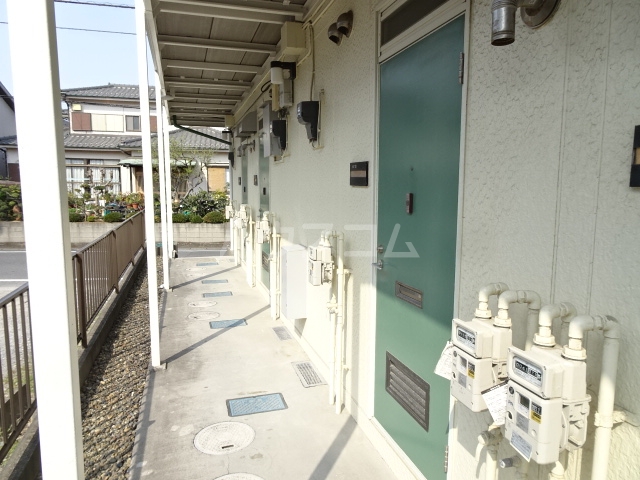 15/23 エントランス