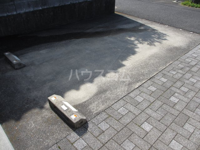 25/30 駐車場