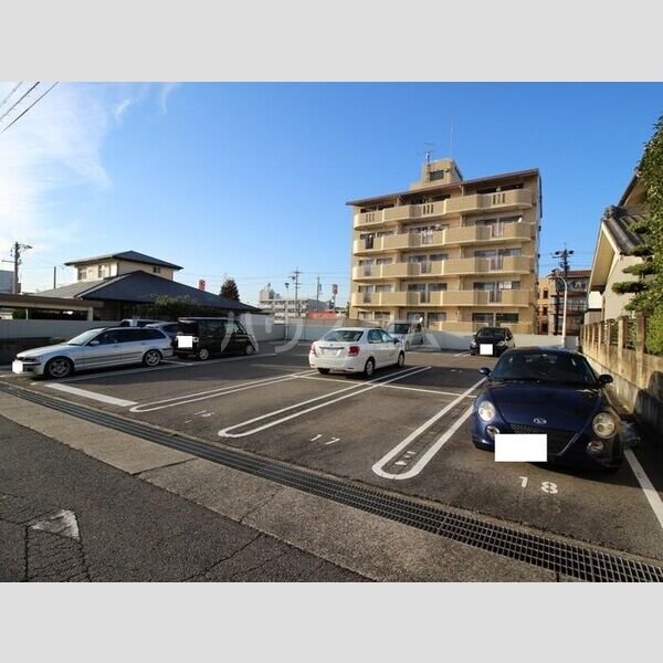14/17 駐車場