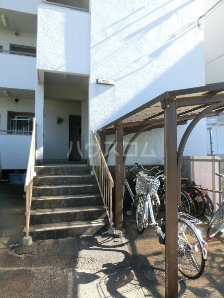 22/24 エントランス