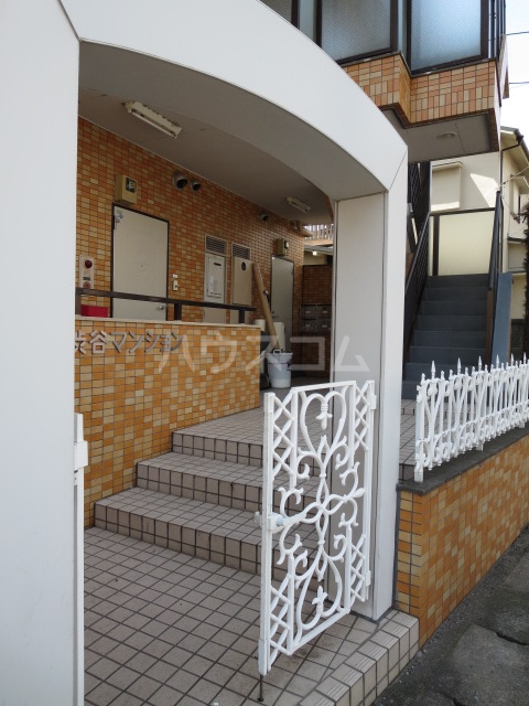 22/30 エントランス