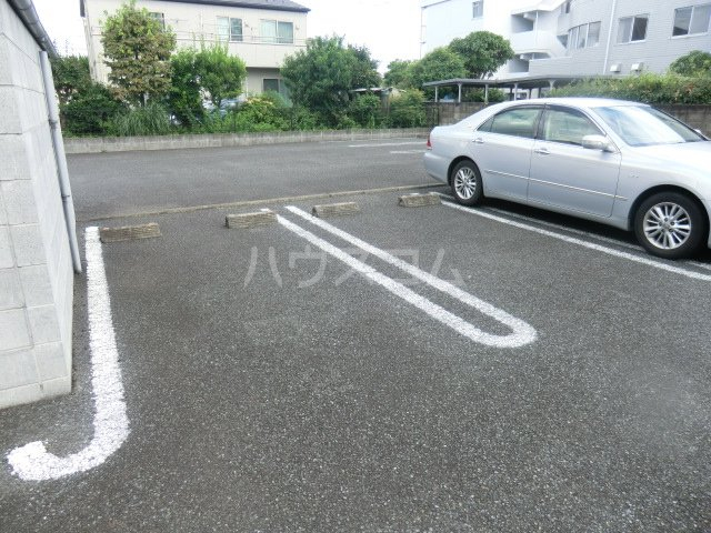 13/16 駐車場