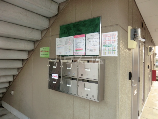 13/14 エントランス