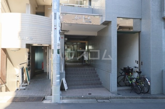 20/28 エントランス