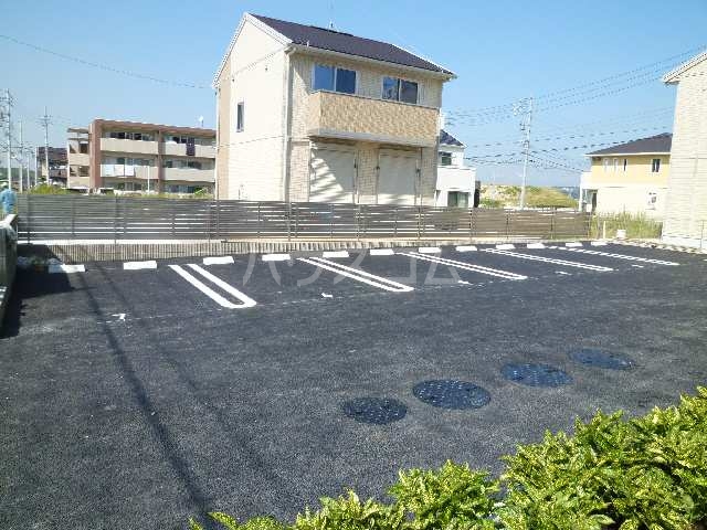 17/25 駐車場
