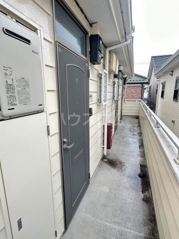 24/30 エントランス