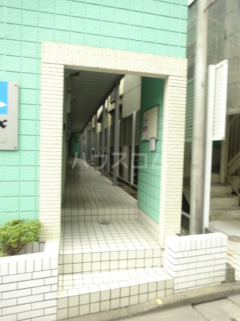 16/20 エントランス