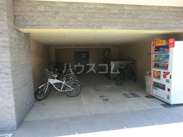 22/30 エントランス