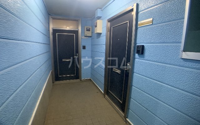 25/30 エントランス