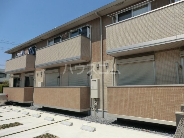 23/30 エントランス