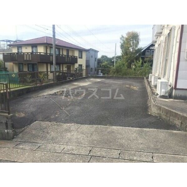 22/25 駐車場