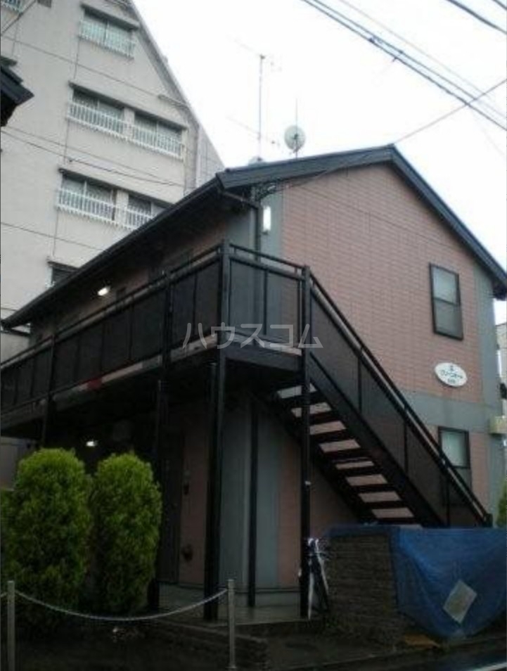 16/19 エントランス