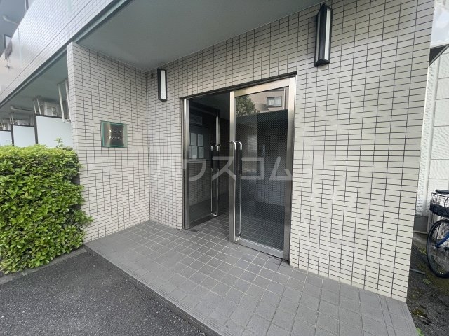 21/25 エントランス