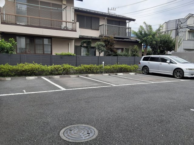 28/30 駐車場