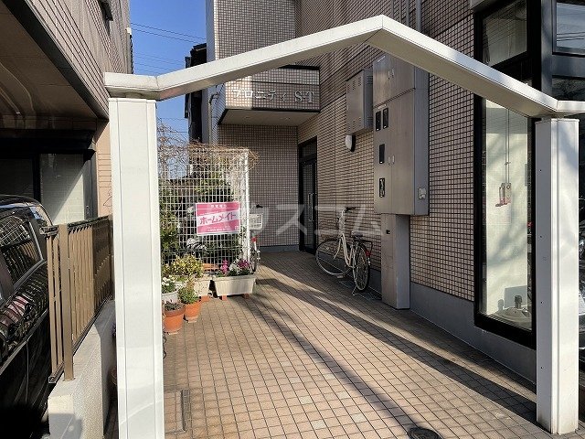 3/7 エントランス