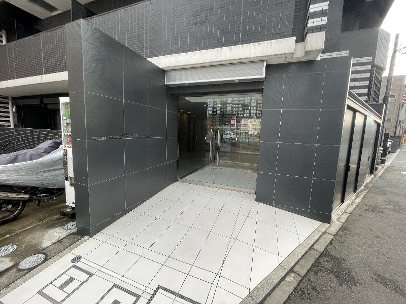 21/30 エントランス