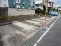 23/30 駐車場