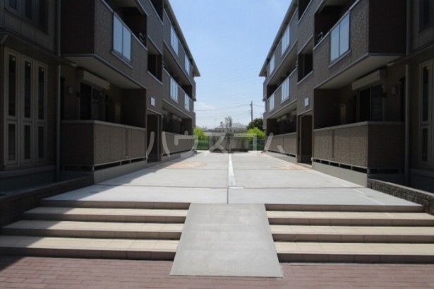 20/22 エントランス