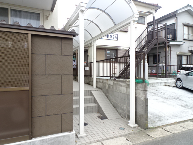 16/26 エントランス