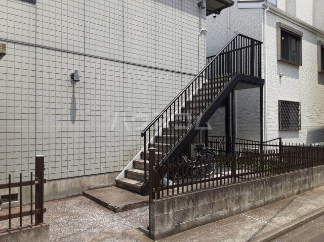 18/27 エントランス