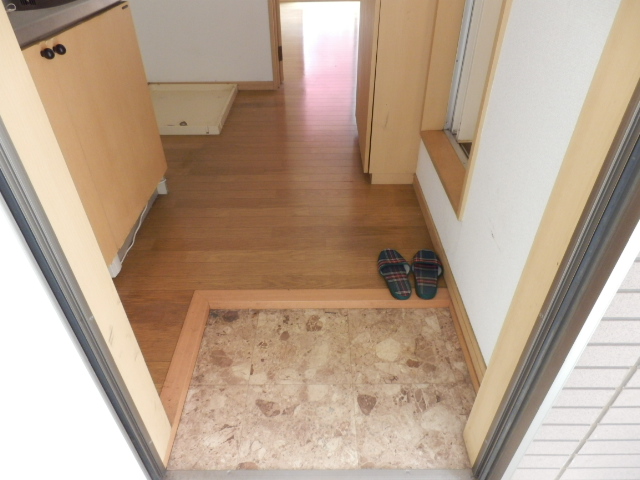 16/21 エントランス