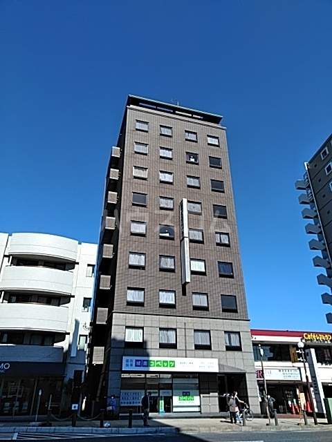 27/30 エントランス