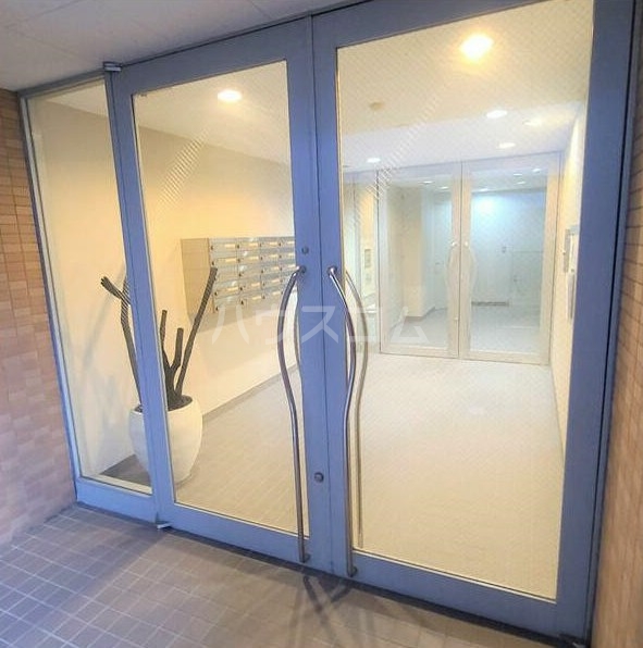 14/15 エントランス