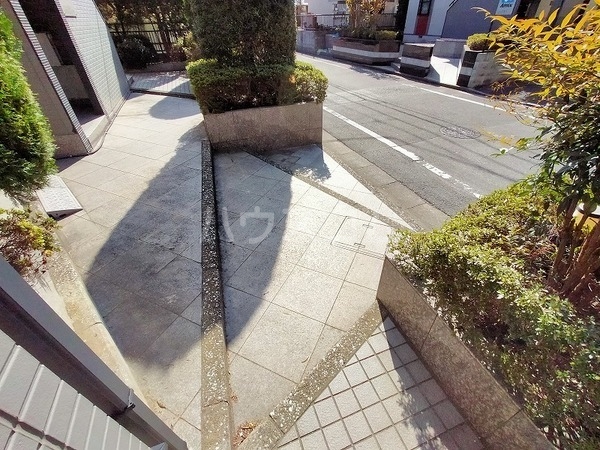 16/24 エントランス