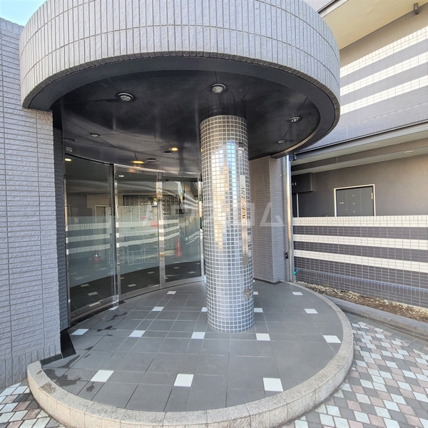 14/23 エントランス