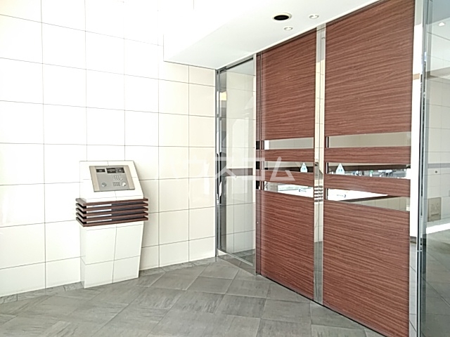 20/30 エントランス