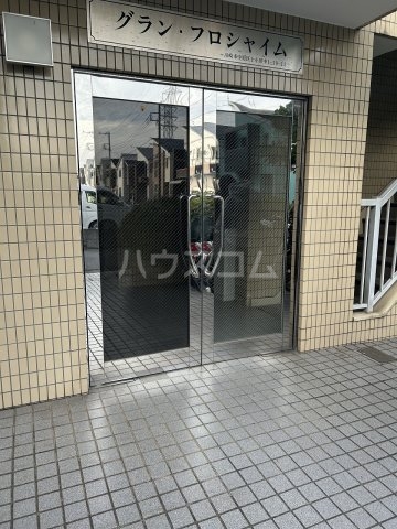 22/30 エントランス