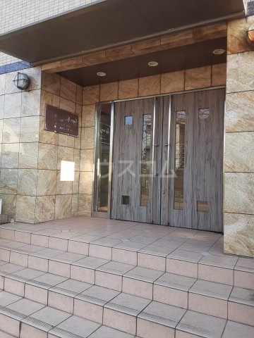 17/27 エントランス