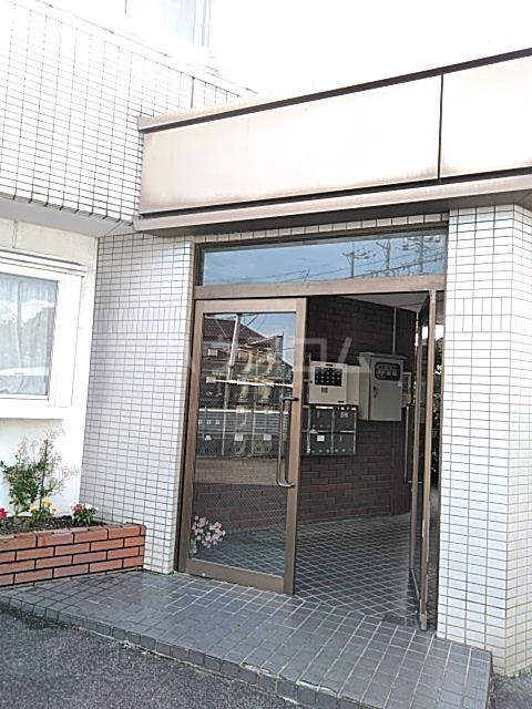 25/30 エントランス