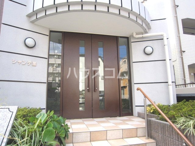 19/29 エントランス