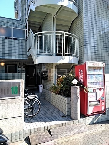 17/25 エントランス