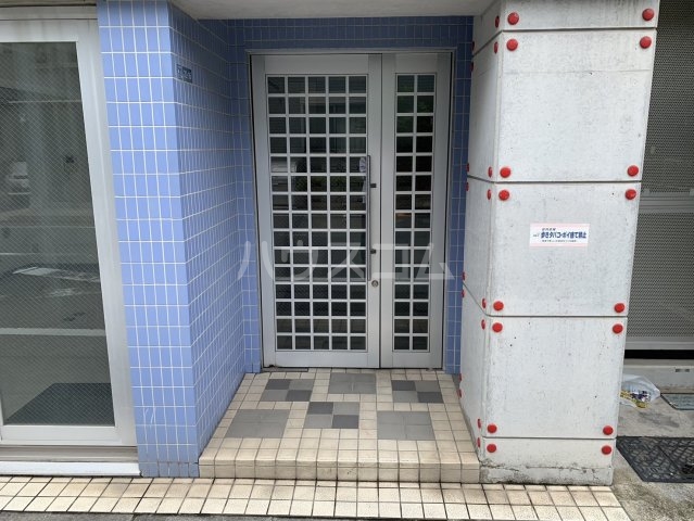 21/24 エントランス