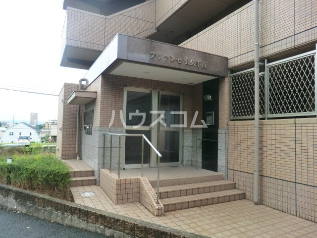 22/28 エントランス