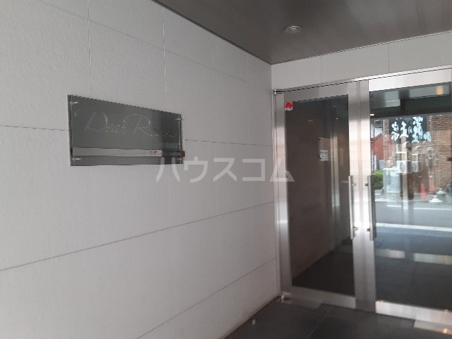 24/27 エントランス