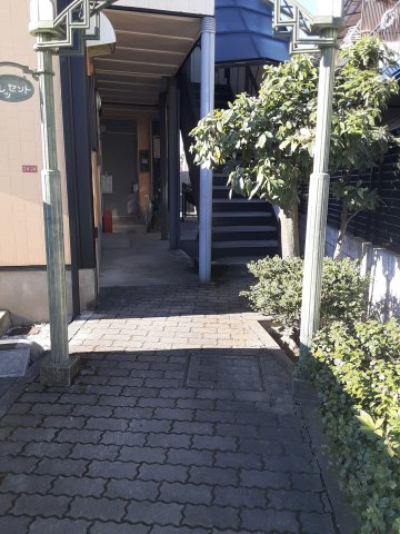 24/28 エントランス